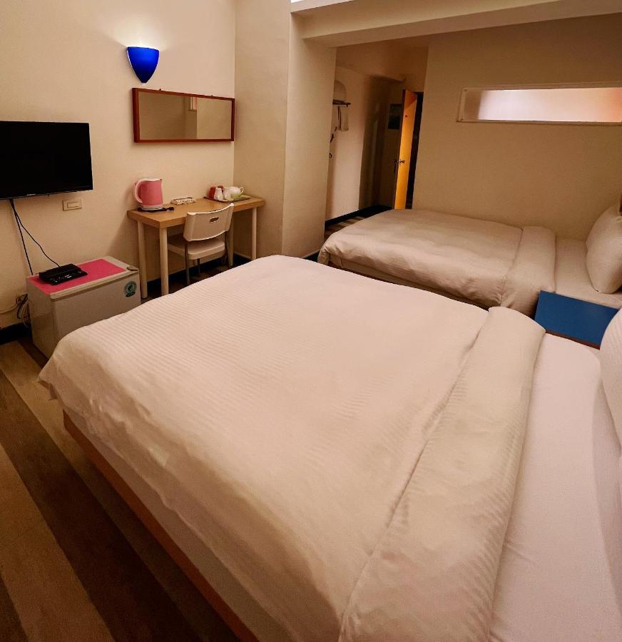 Hwa Hong Hotel Каосюн Екстериор снимка