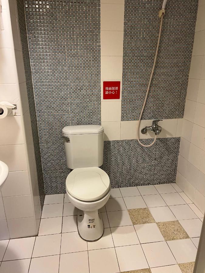 Hwa Hong Hotel Каосюн Екстериор снимка