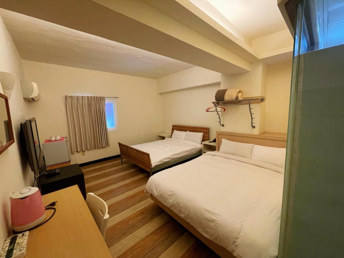 Hwa Hong Hotel Каосюн Екстериор снимка