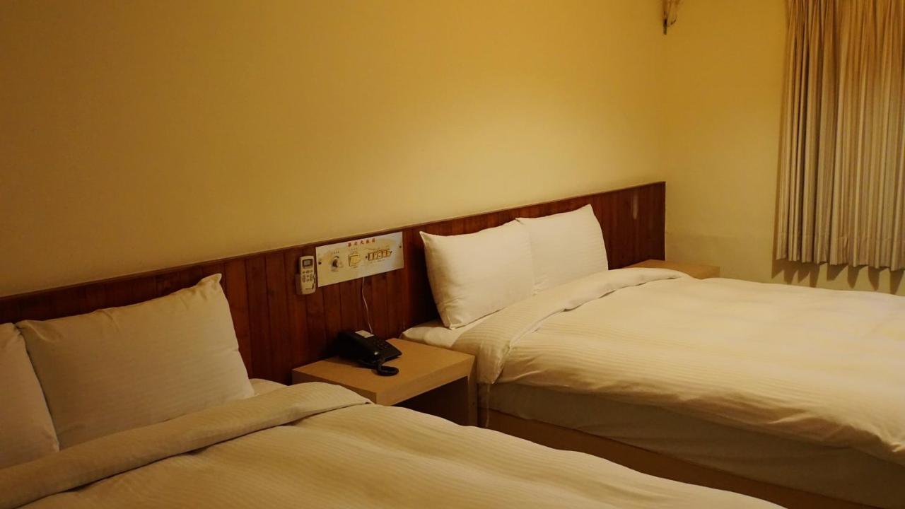 Hwa Hong Hotel Каосюн Екстериор снимка