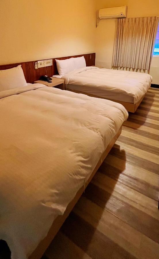 Hwa Hong Hotel Каосюн Екстериор снимка