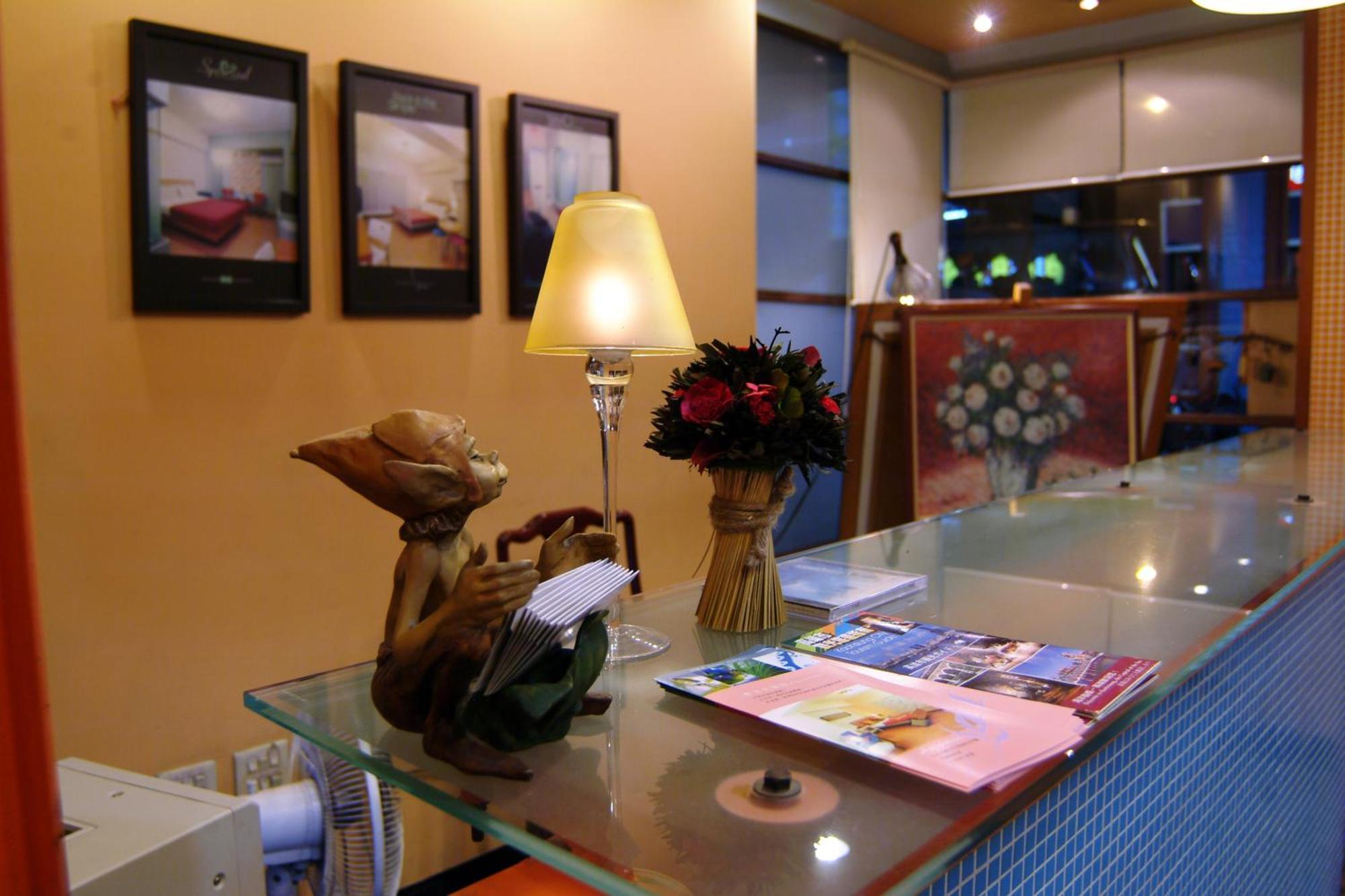 Hwa Hong Hotel Каосюн Екстериор снимка