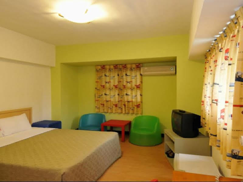 Hwa Hong Hotel Каосюн Екстериор снимка